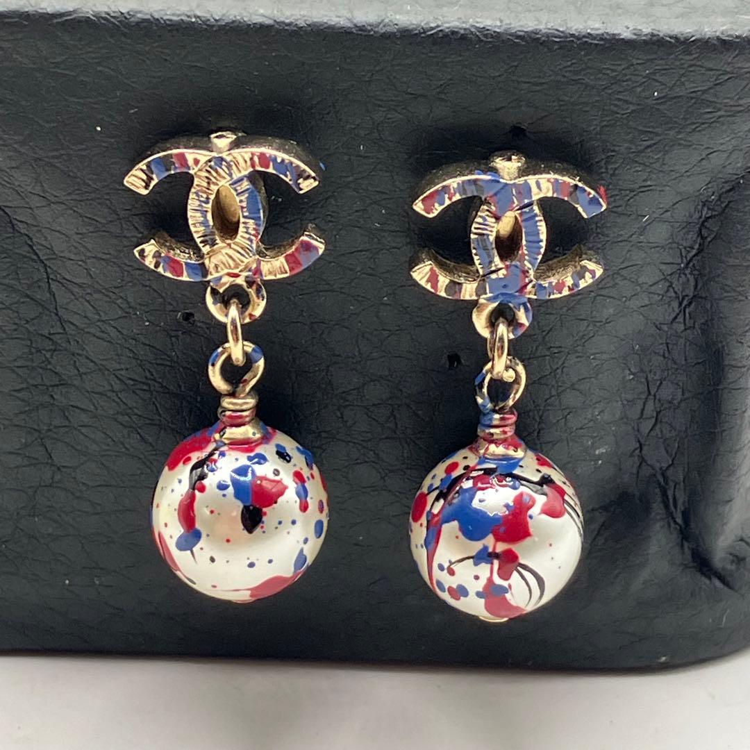 ♢ CHANEL(シャネル) ココマーク ペンキ柄 ピアス