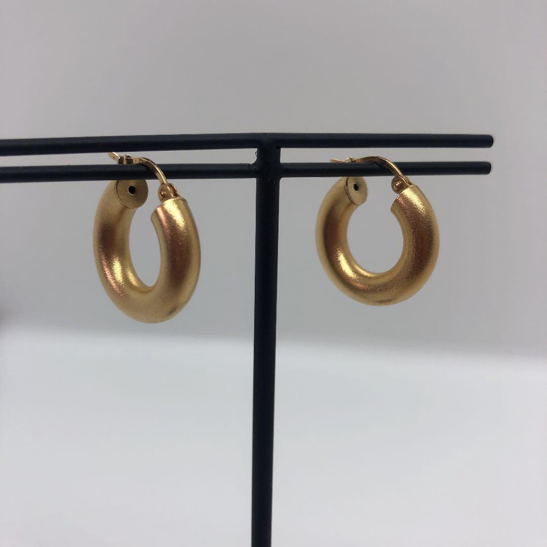 18金YGイタリア製艶消しフープピアス無垢梨地仕上げ