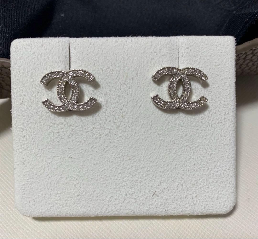 CHANEL CCロゴ ストーン付きピアス